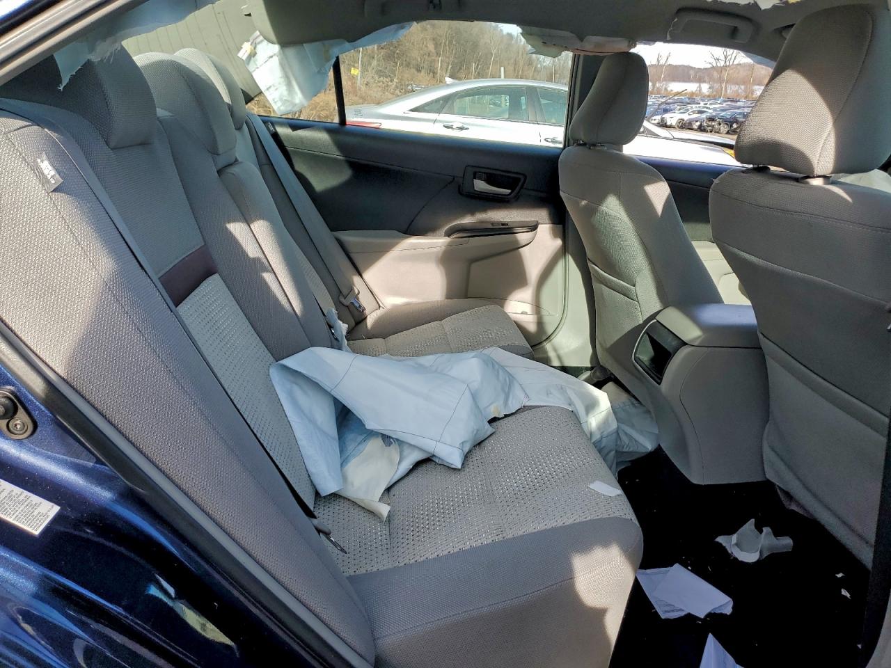 2014 TOYOTA CAMRY LE photo 28