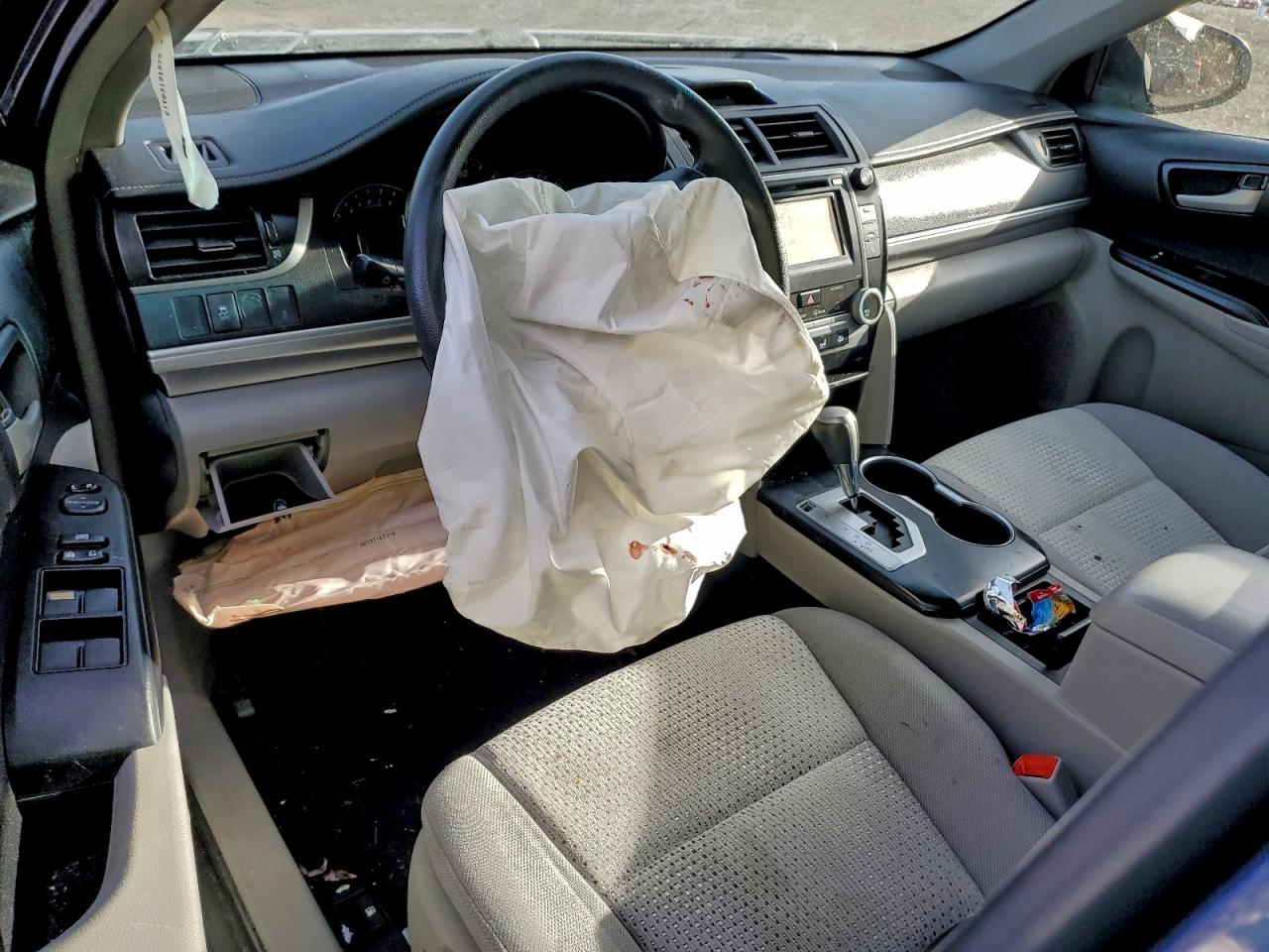 2014 TOYOTA CAMRY LE photo 22