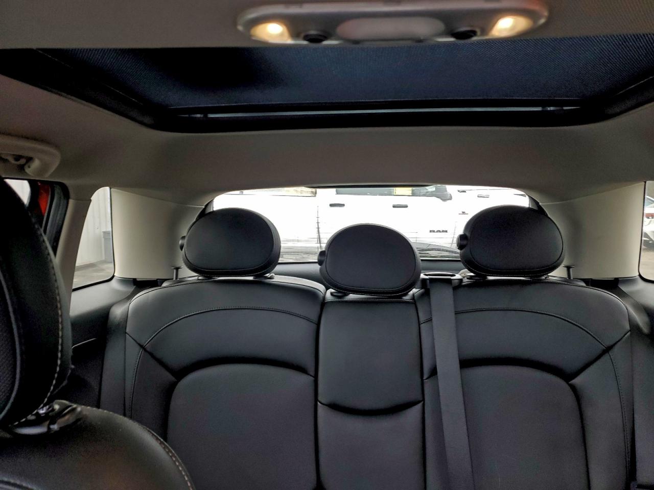 2016 MINI COOPER photo 10