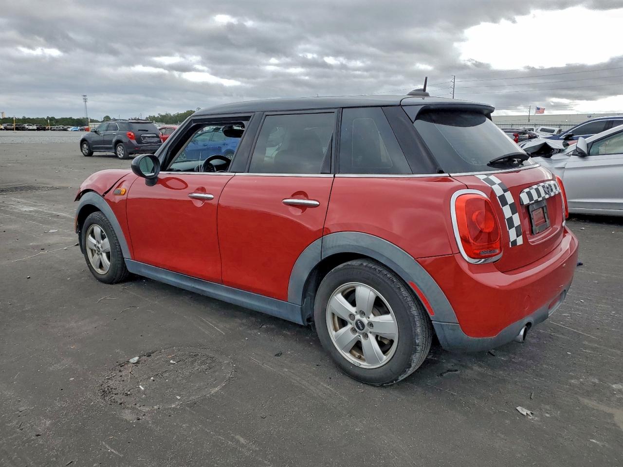 2016 MINI COOPER photo 2