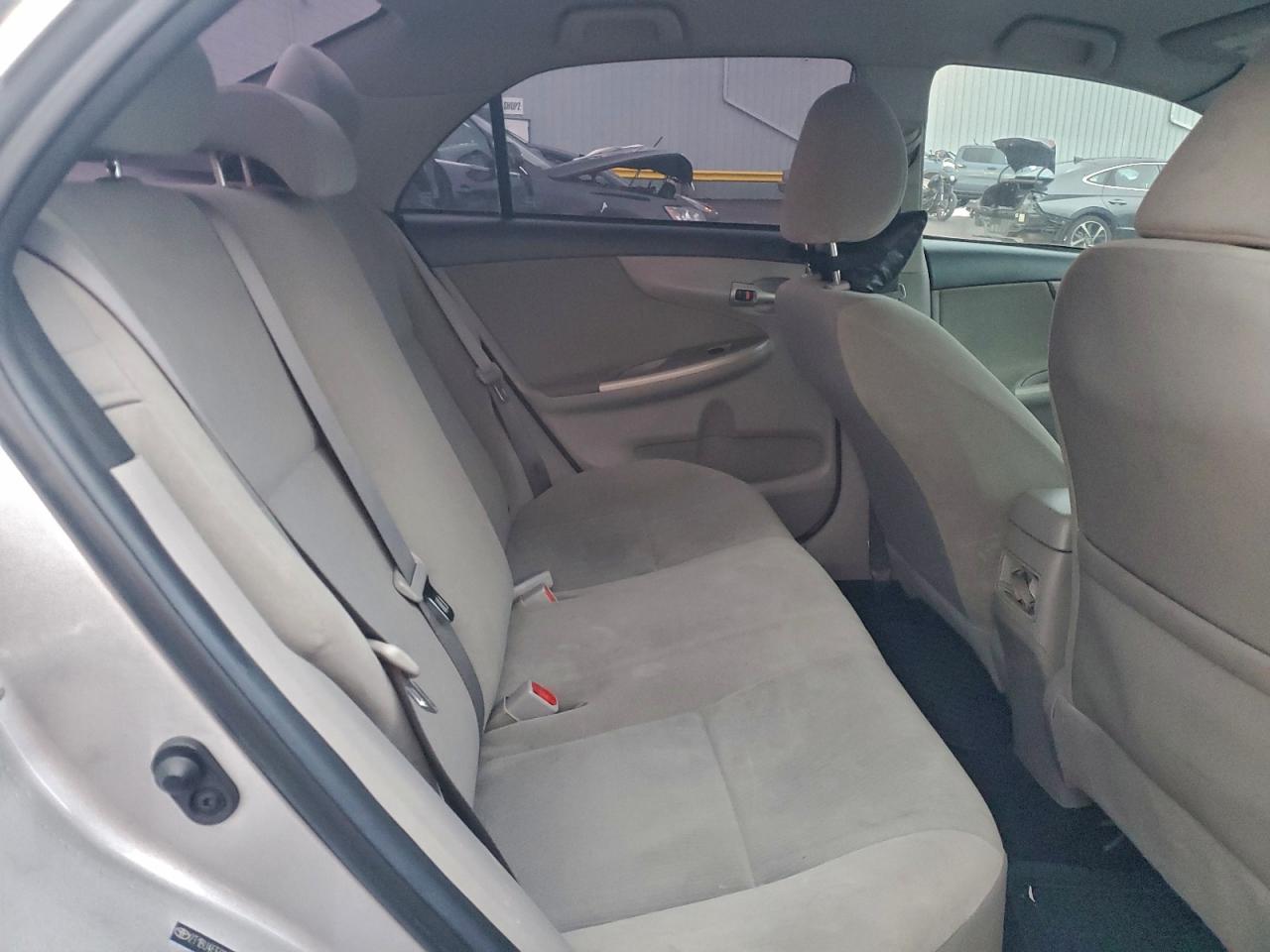 2011 TOYOTA COROLLA BASE photo 19