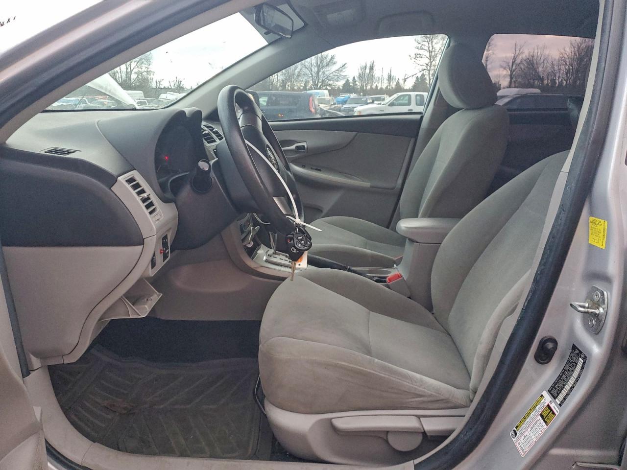 2011 TOYOTA COROLLA BASE photo 13