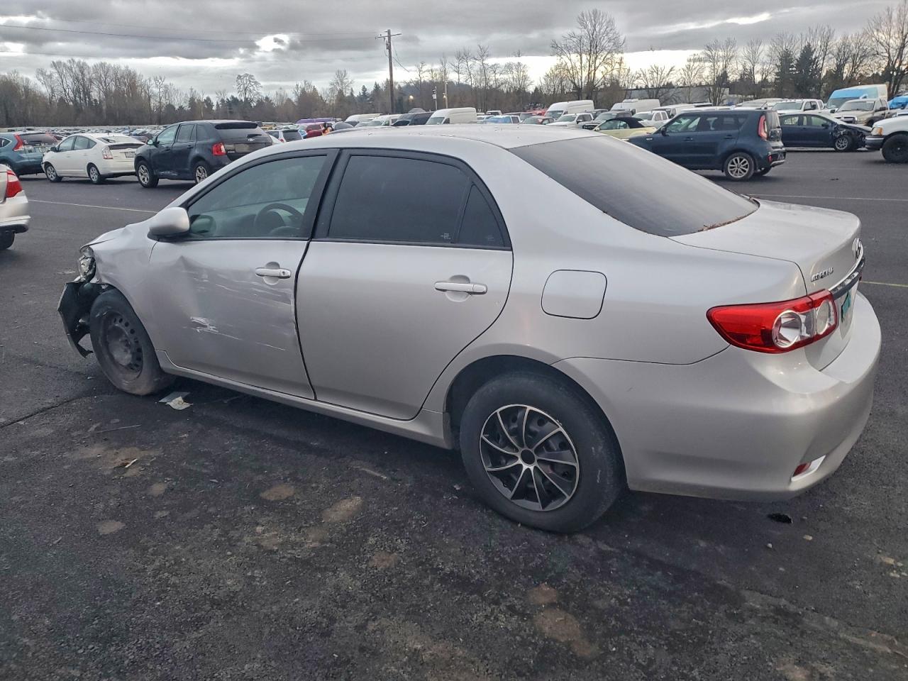 2011 TOYOTA COROLLA BASE photo 3