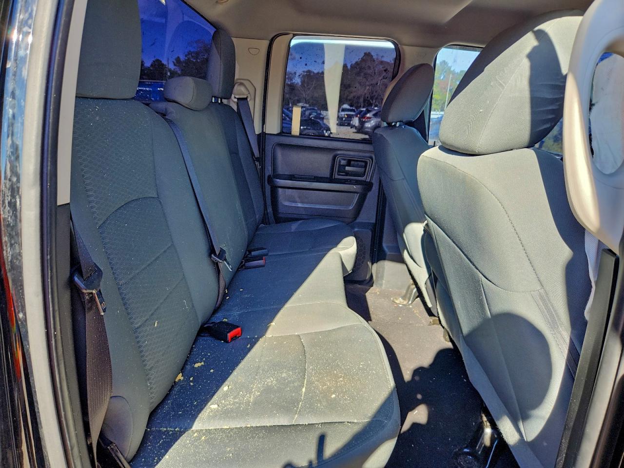 2014 RAM 1500 ST photo 19