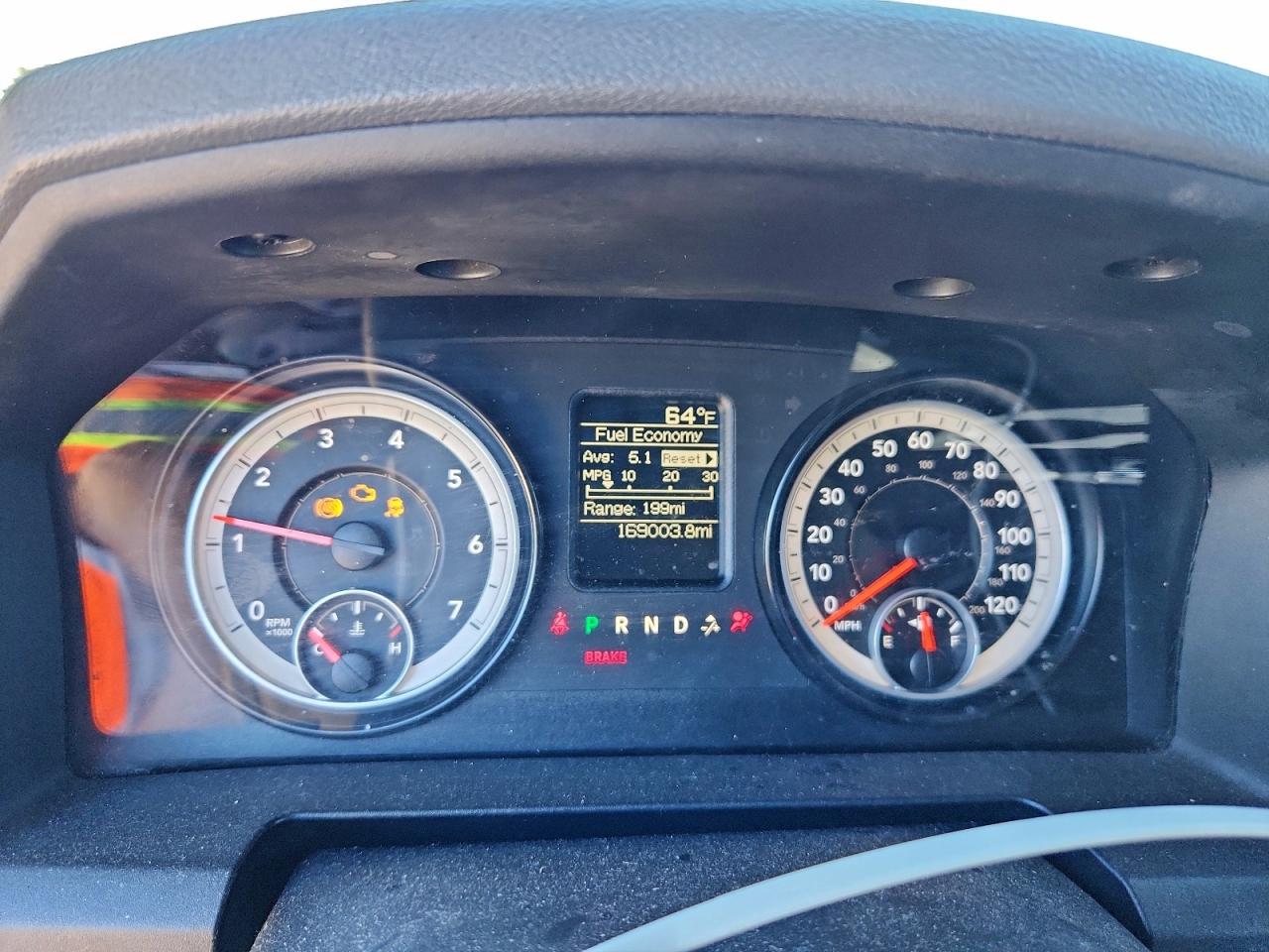 2014 RAM 1500 ST photo 17