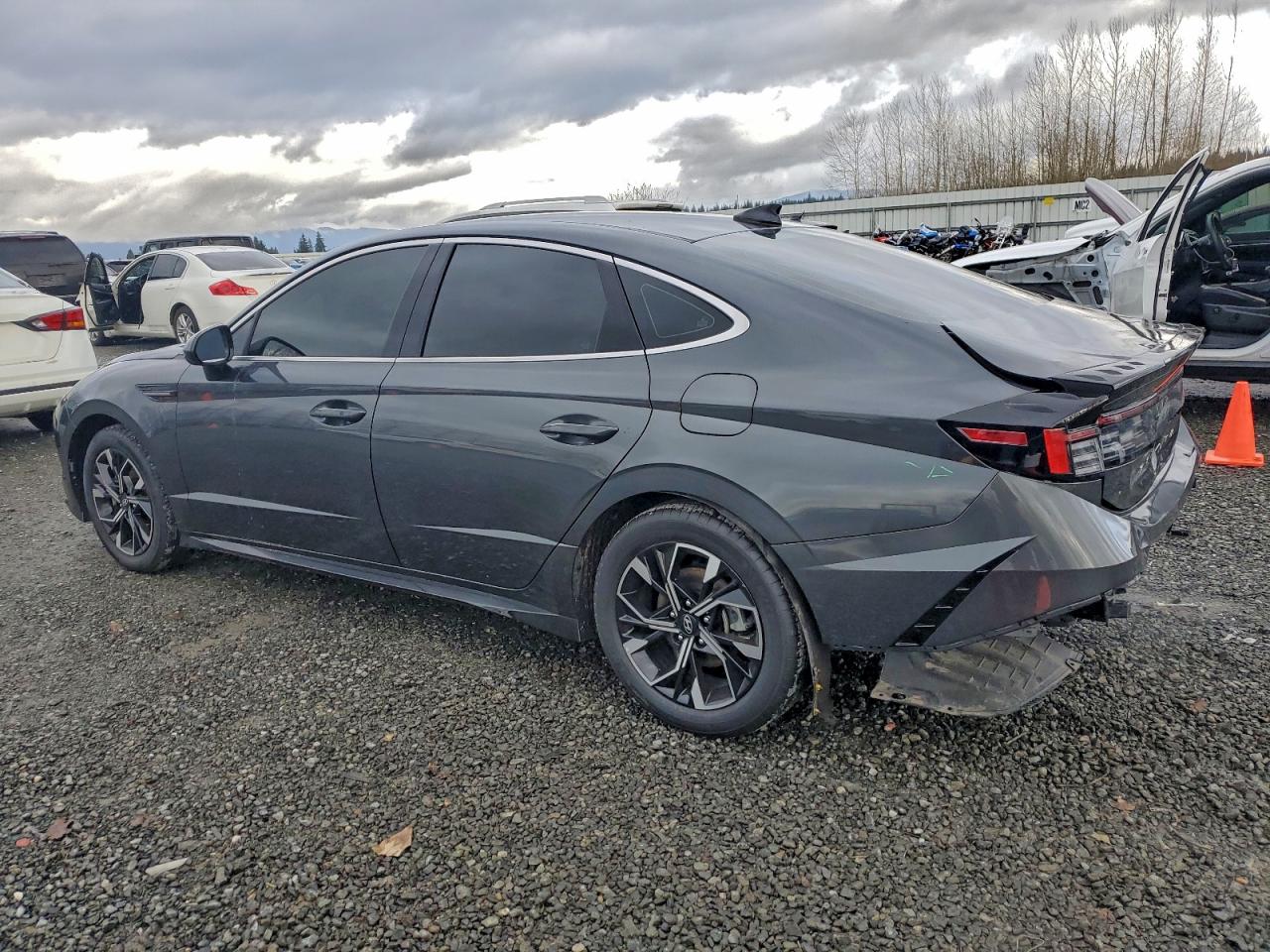 2024 HYUNDAI SONATA SEL photo 2