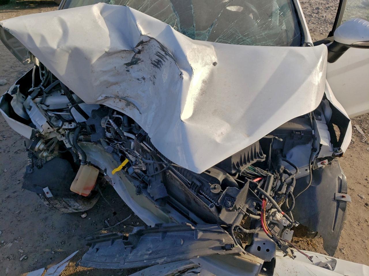 2016 FORD FIESTA SE photo 31