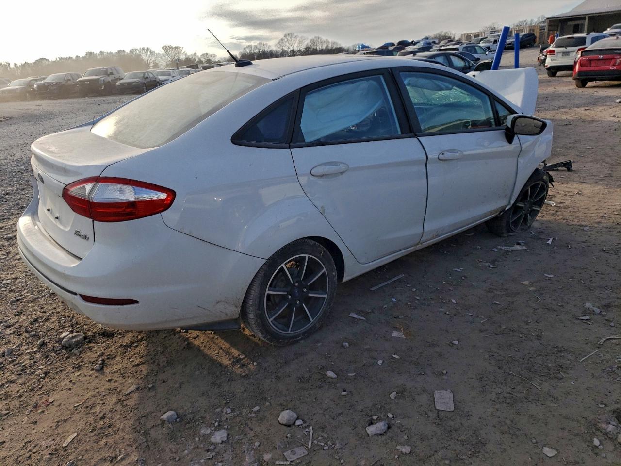 2016 FORD FIESTA SE photo 7