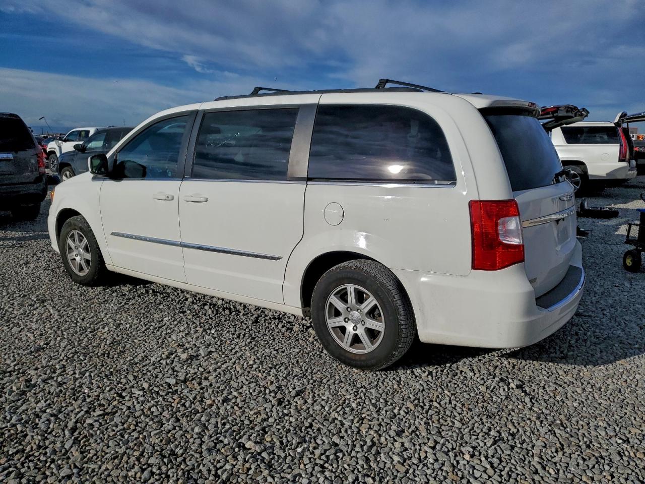 2012 CHRYSLER TOWN & COUNTRY TOURING photo 4