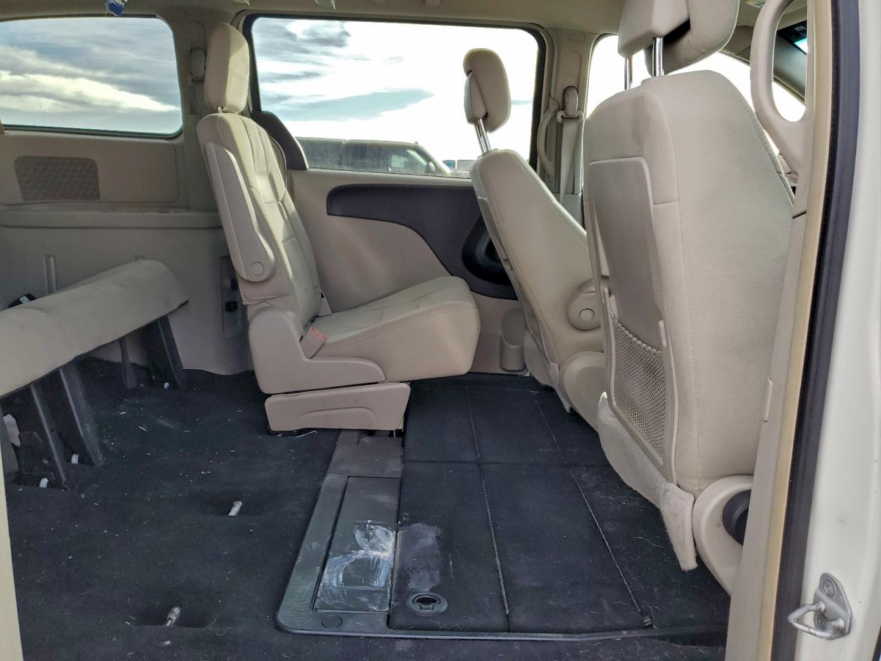2012 CHRYSLER TOWN & COUNTRY TOURING photo 31