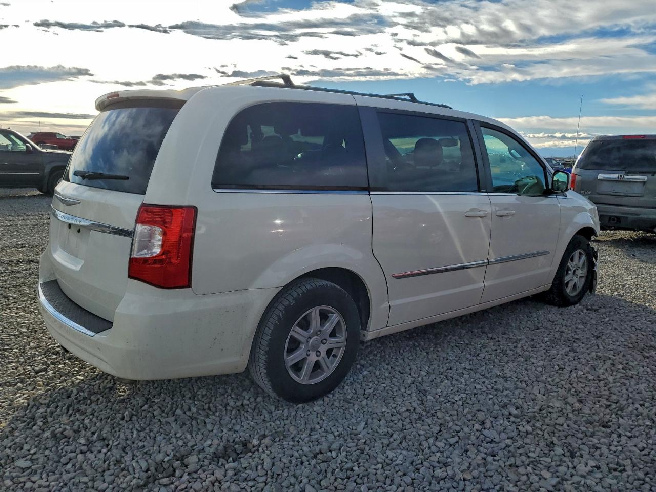 2012 CHRYSLER TOWN & COUNTRY TOURING photo 7