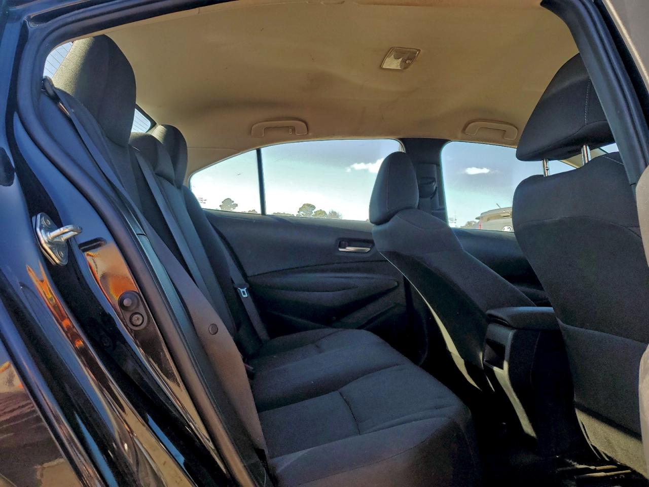 2021 TOYOTA COROLLA LE photo 28