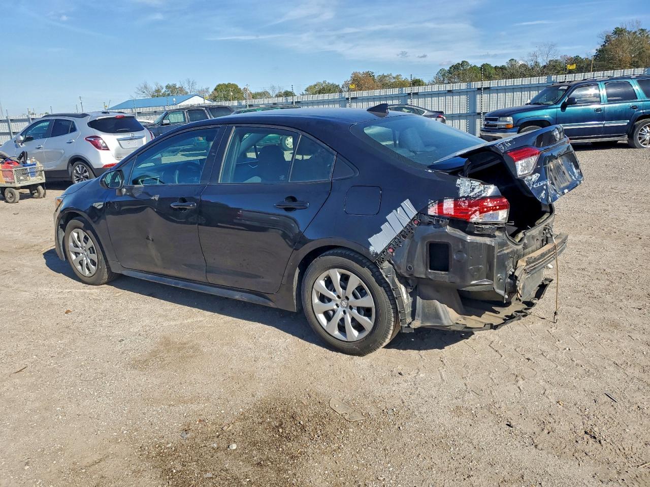 2021 TOYOTA COROLLA LE photo 4