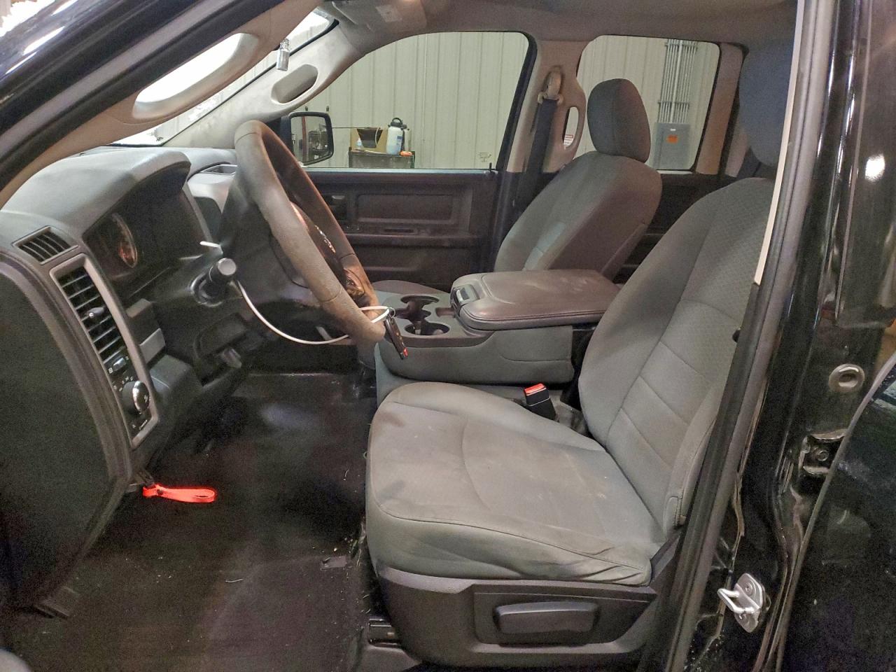 2015 RAM 1500 ST photo 7