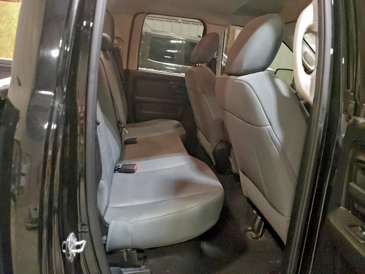 2015 RAM 1500 ST photo 10