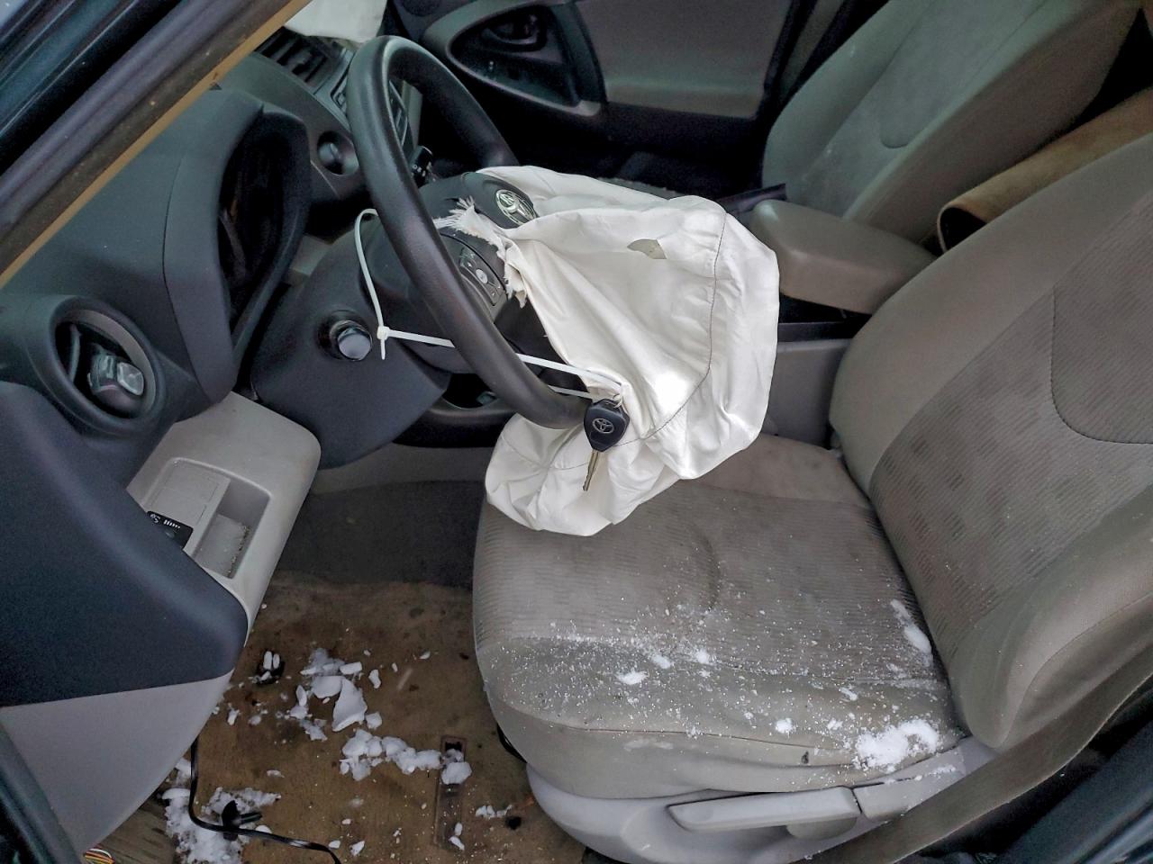 2012 TOYOTA RAV4 photo 7