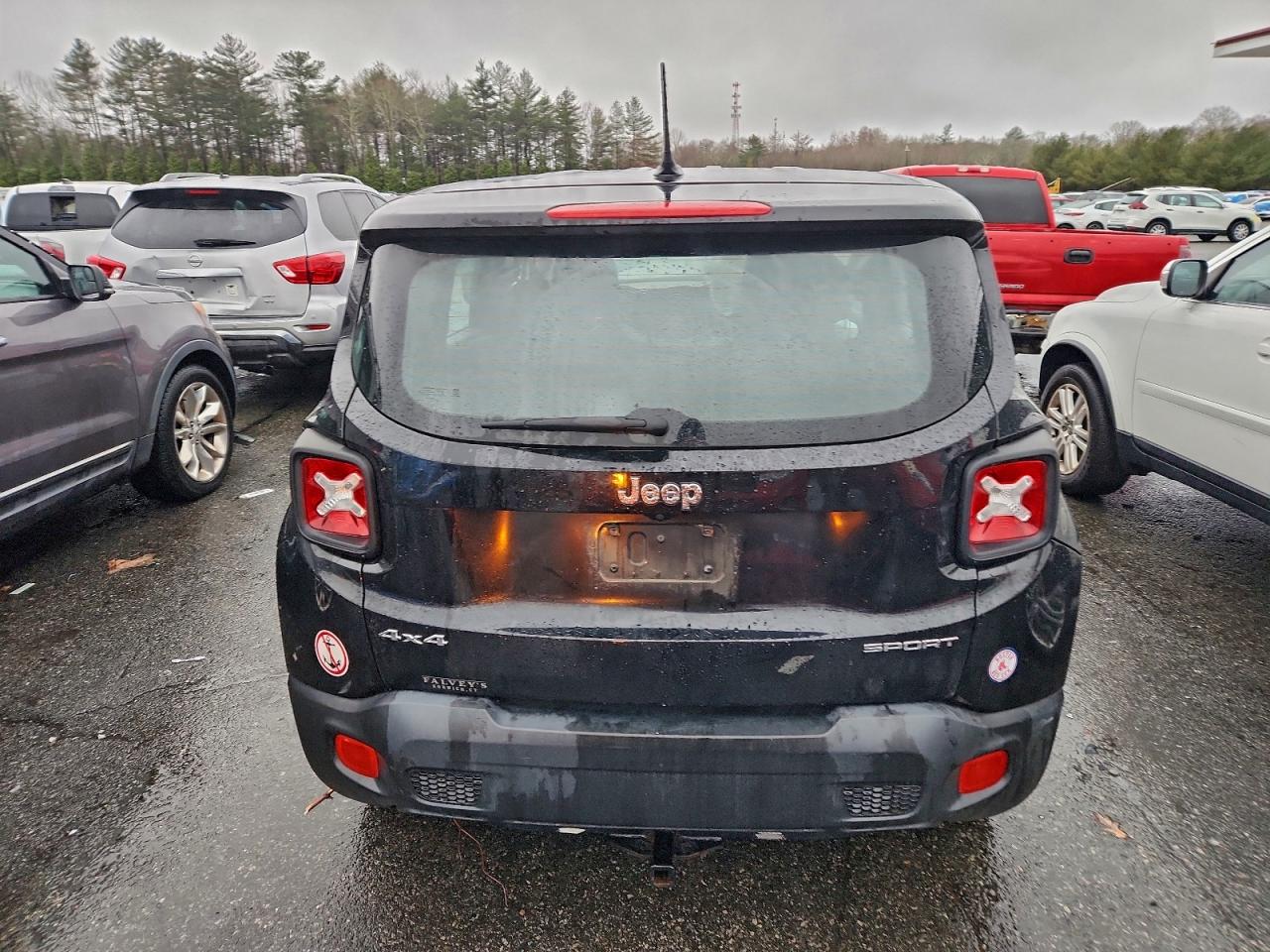 2017 JEEP RENEGADE SPORT photo 6