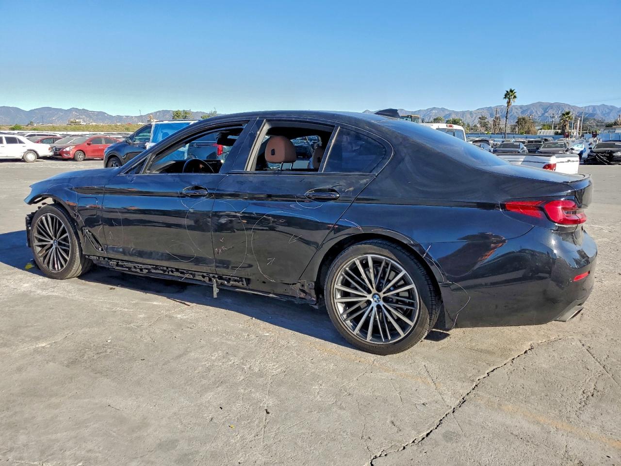 2021 BMW 530E photo 3