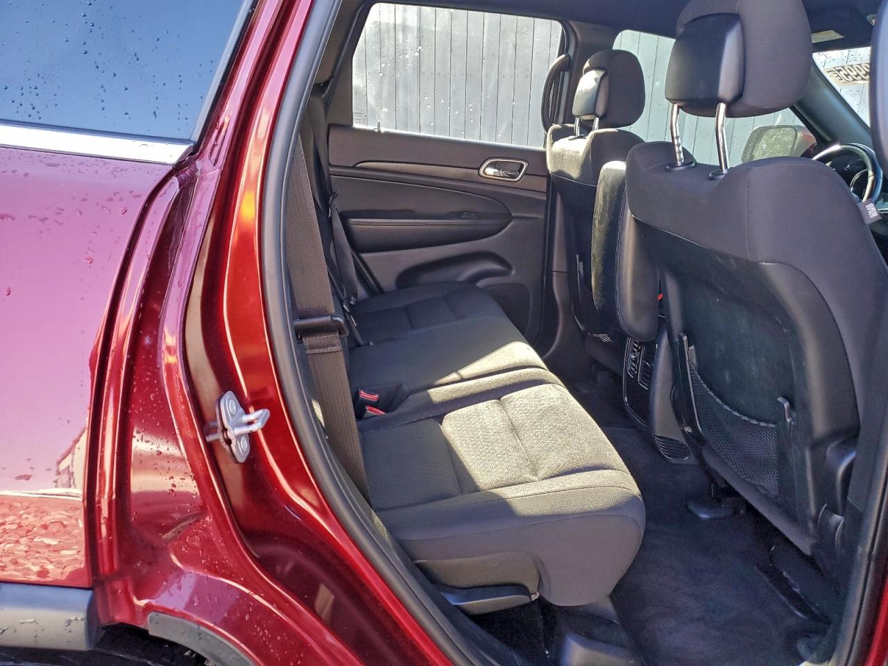 2018 JEEP GRAND CHEROKEE LAREDO photo 11