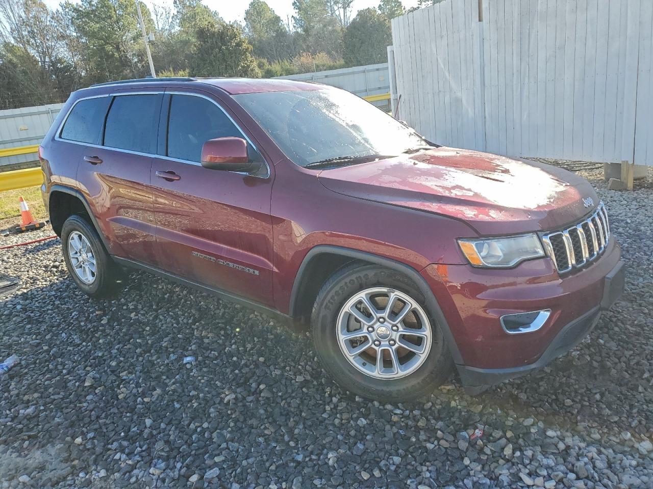 2018 JEEP GRAND CHEROKEE LAREDO photo 4