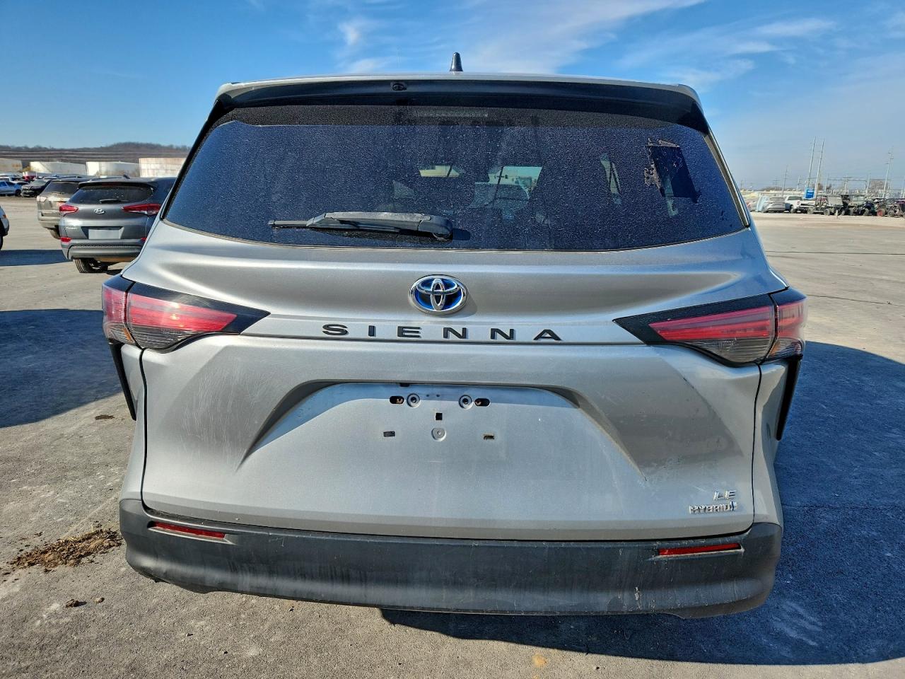 2021 TOYOTA SIENNA LE photo 11