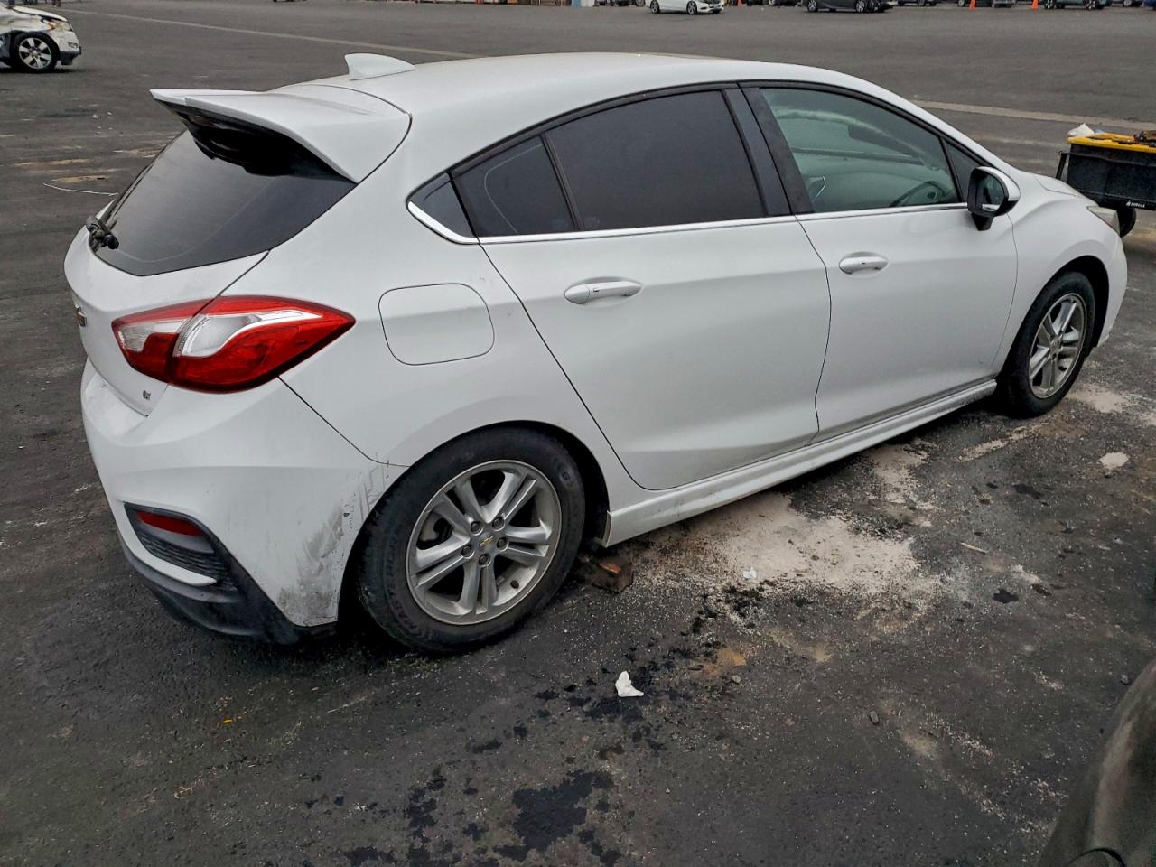 2017 CHEVROLET CRUZE LT photo 3