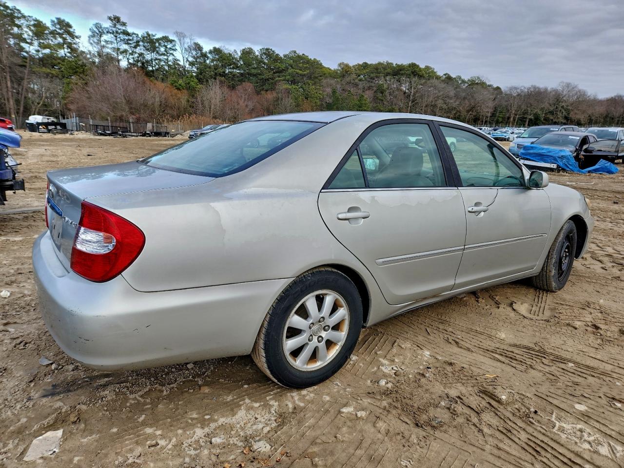 2004 TOYOTA CAMRY LE photo 5