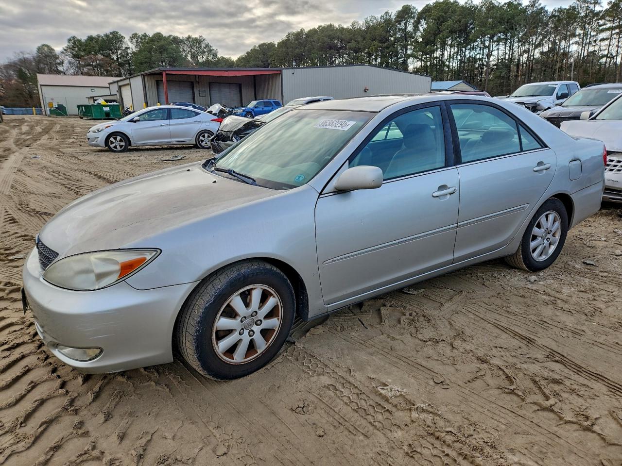 2004 TOYOTA CAMRY LE — REAR END damage — photo 1