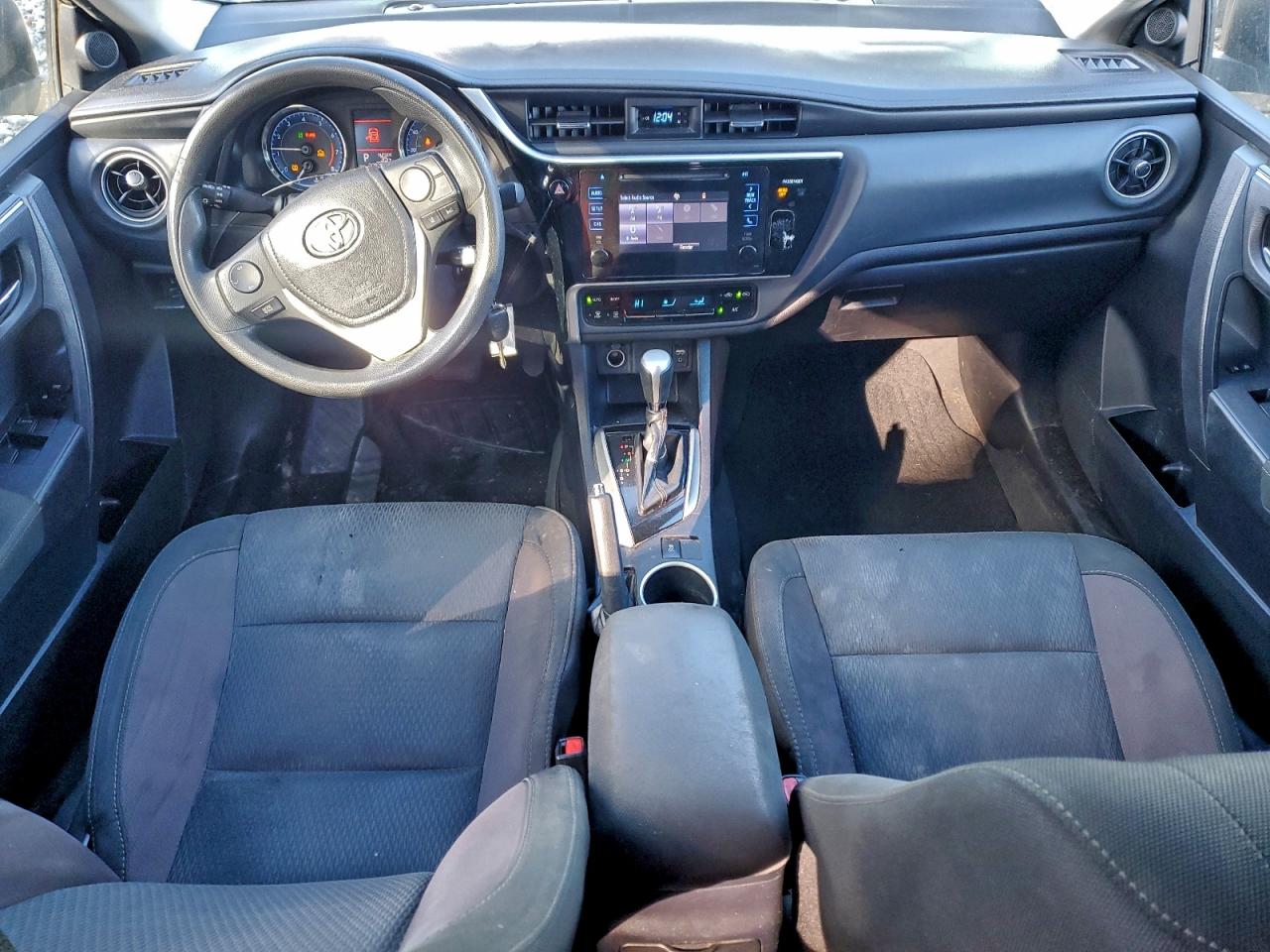 2017 TOYOTA COROLLA L photo 8