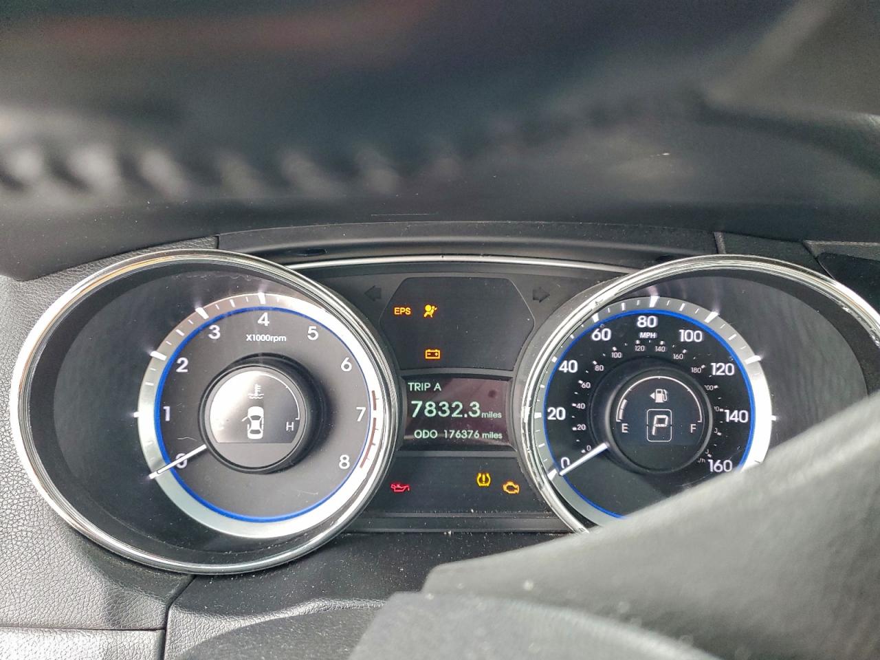 2011 HYUNDAI SONATA SE photo 9