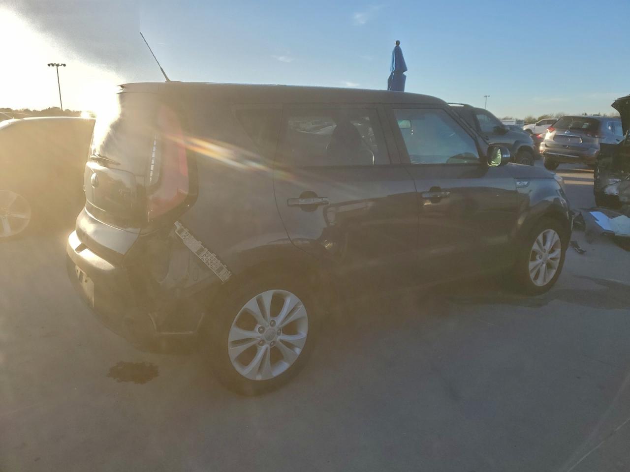 2014 KIA SOUL + photo 3