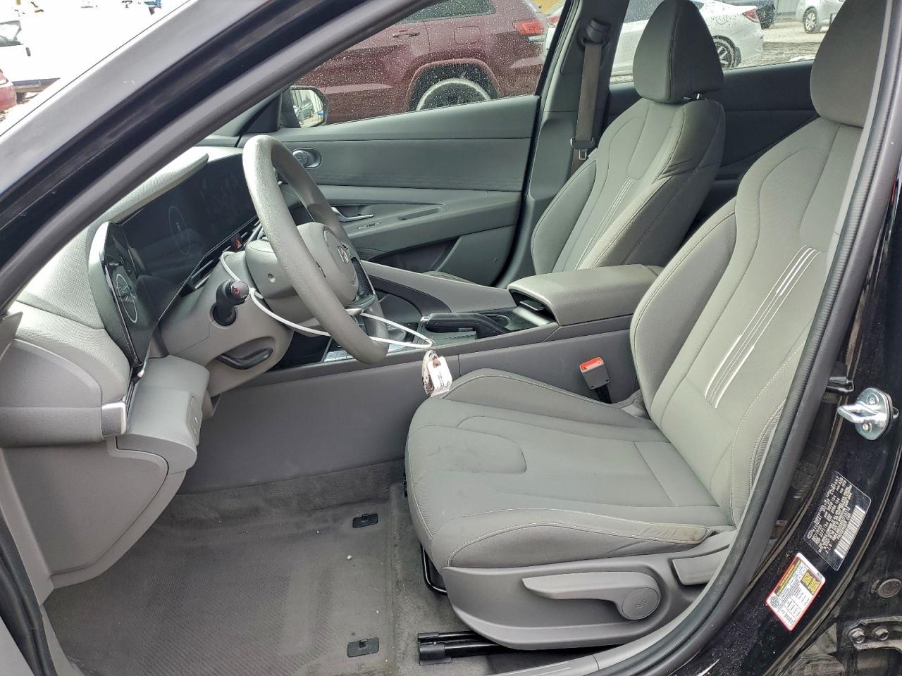 2024 HYUNDAI ELANTRA SEL photo 7