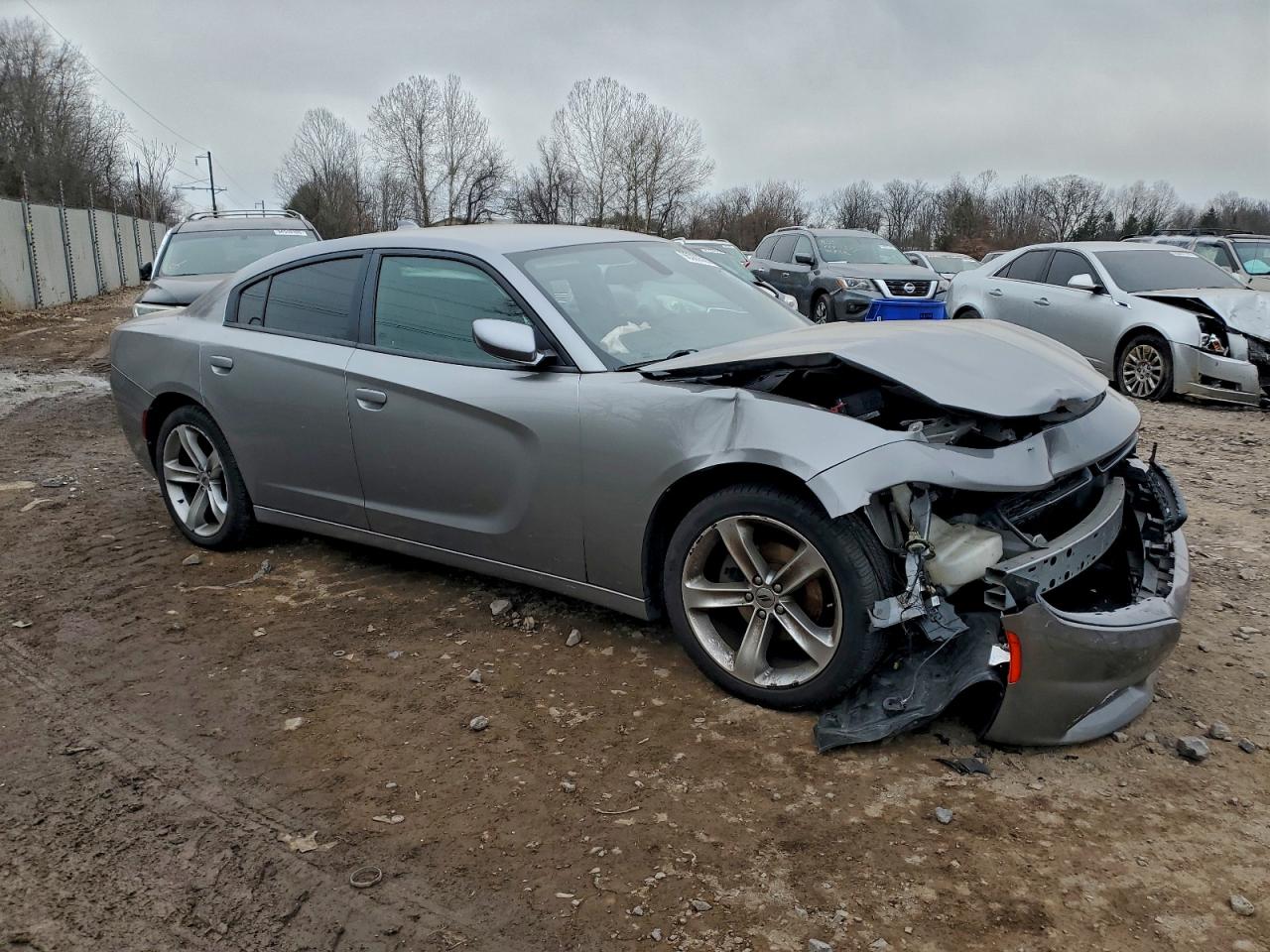 2017 DODGE CHARGER SXT photo 4