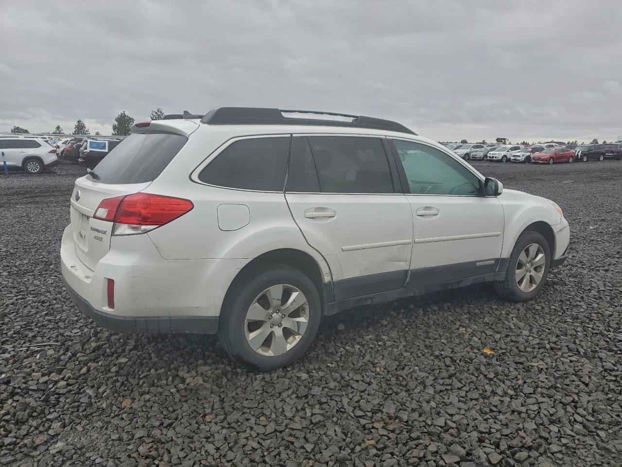 2011 SUBARU OUTBACK 2.5I PREMIUM photo 3