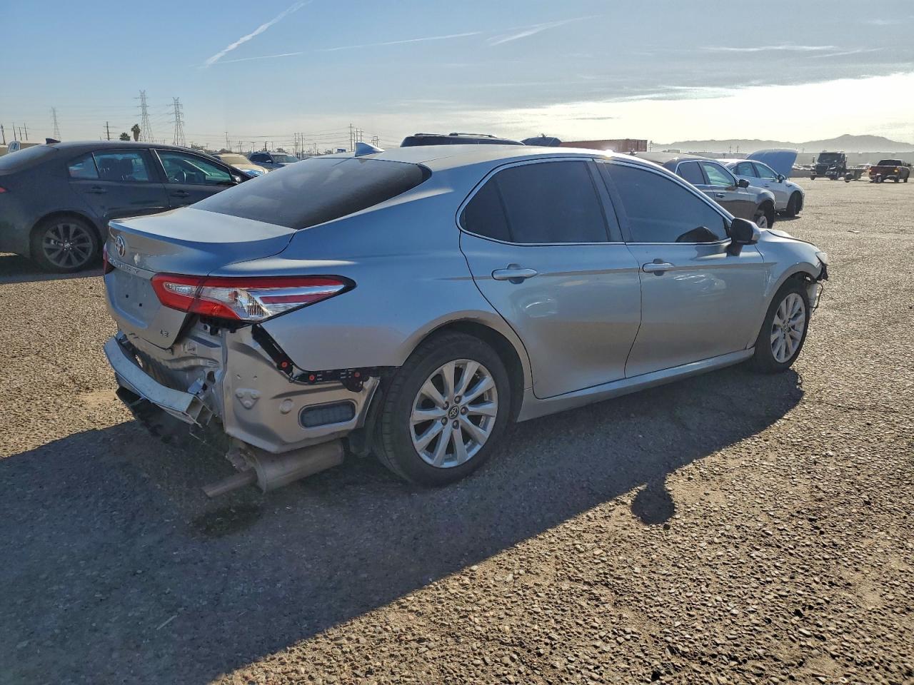 2020 TOYOTA CAMRY LE photo 3