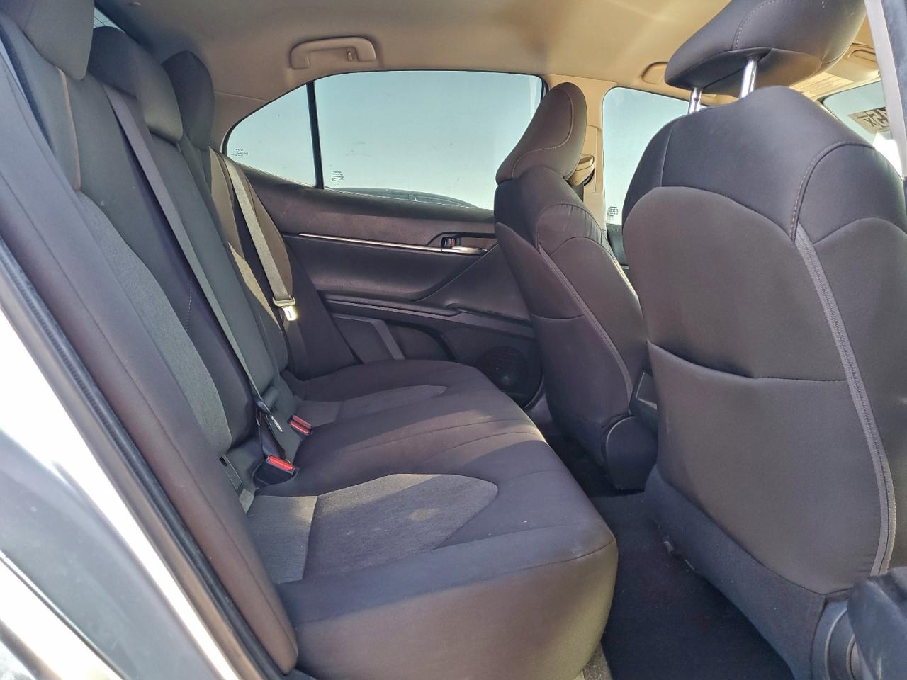 2020 TOYOTA CAMRY LE photo 10