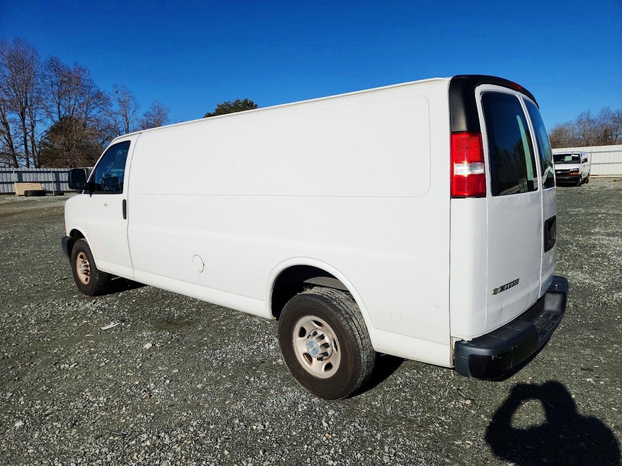 2020 CHEVROLET EXPRESS G3500 photo 2