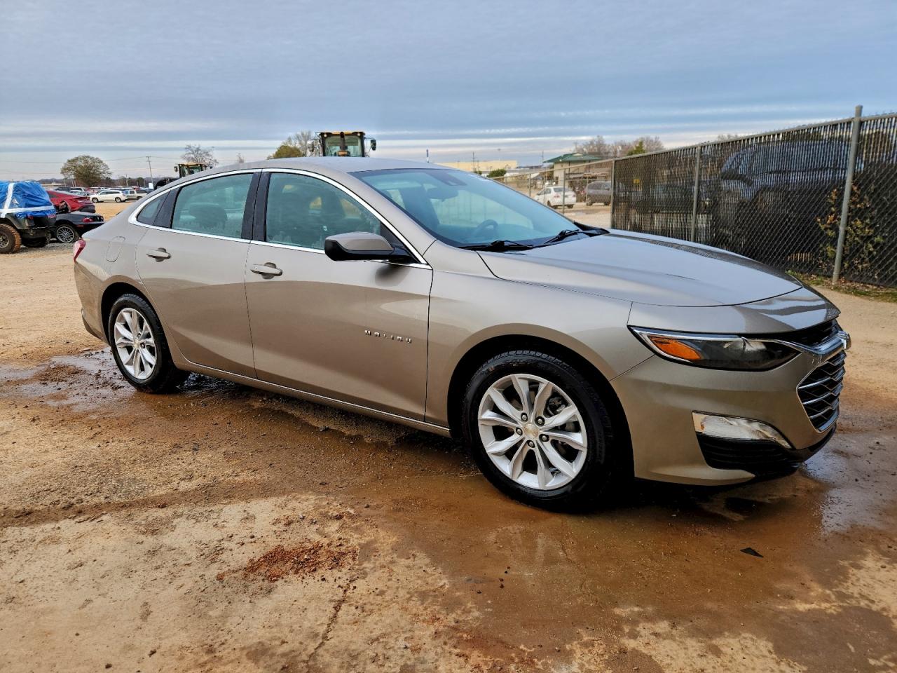 2022 CHEVROLET MALIBU LT photo 4