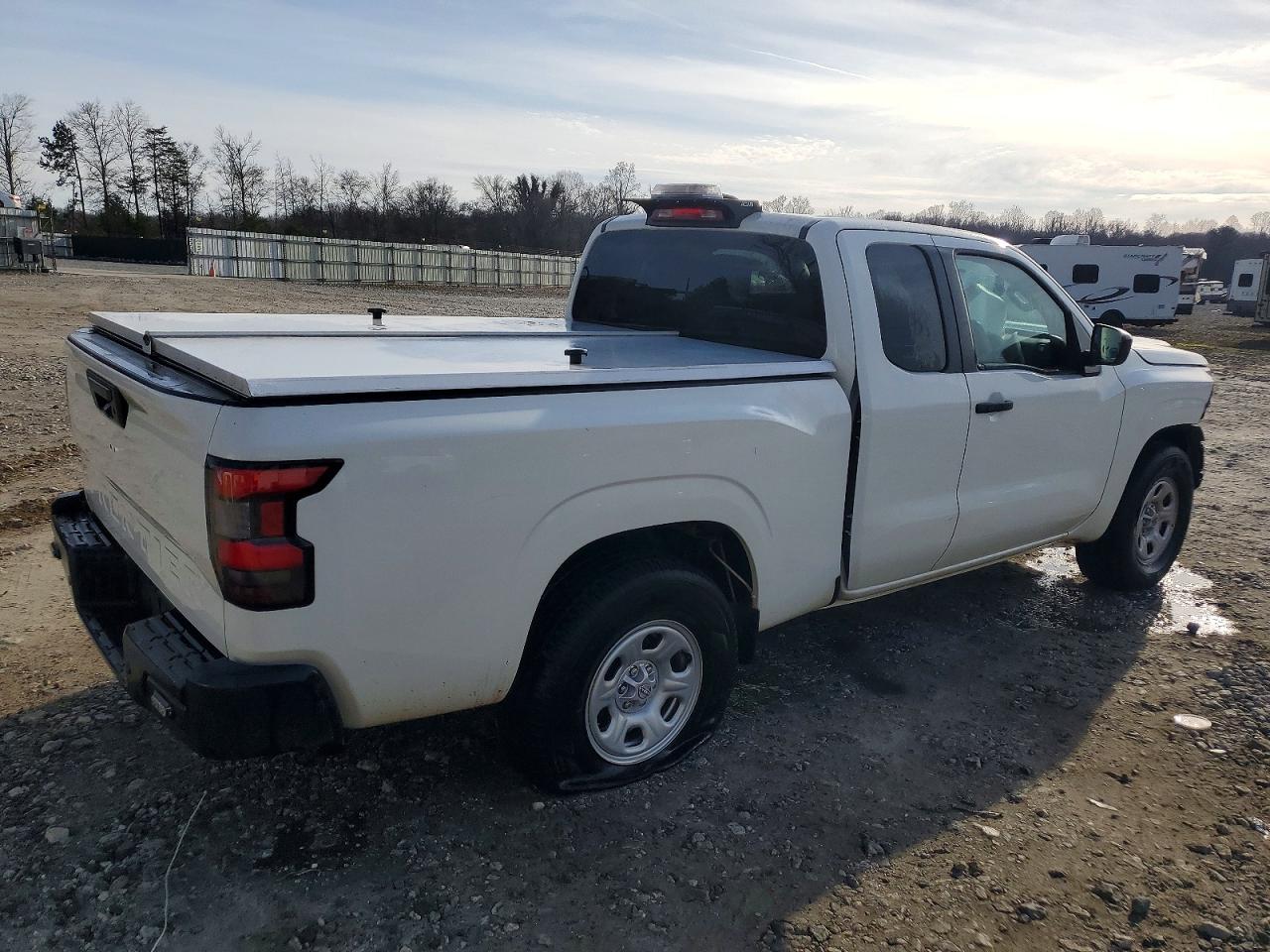 2024 NISSAN FRONTIER S photo 3