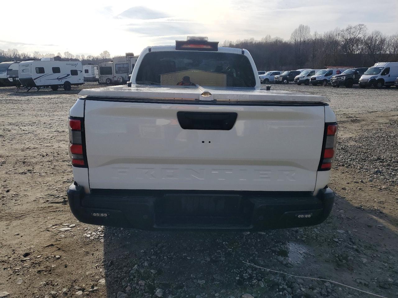 2024 NISSAN FRONTIER S photo 6