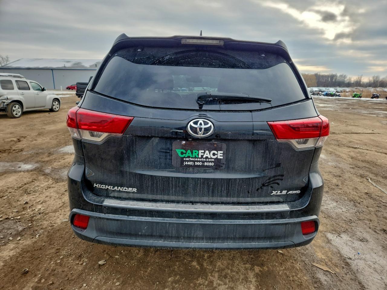 2019 TOYOTA HIGHLANDER SE photo 6