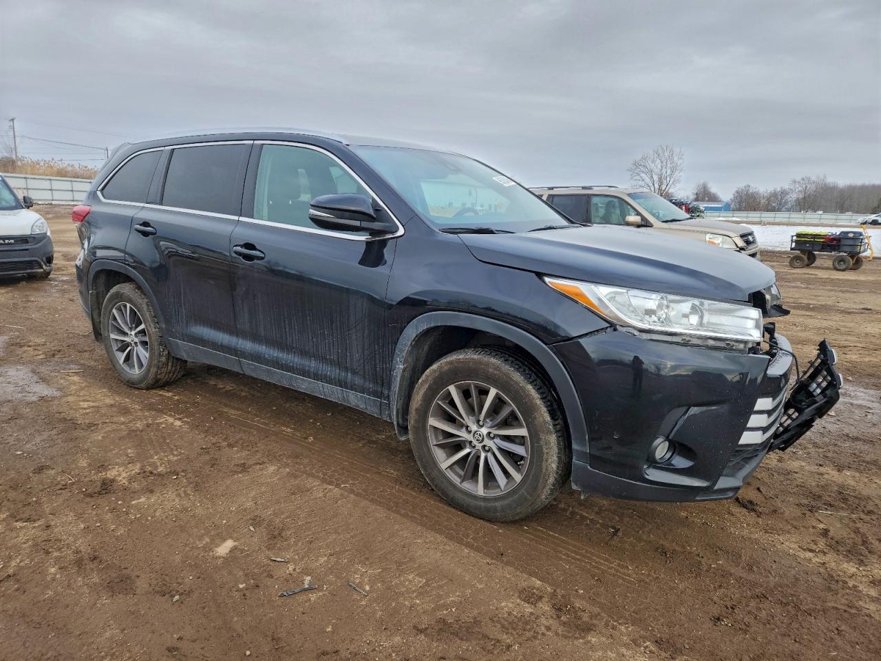 2019 TOYOTA HIGHLANDER SE photo 4