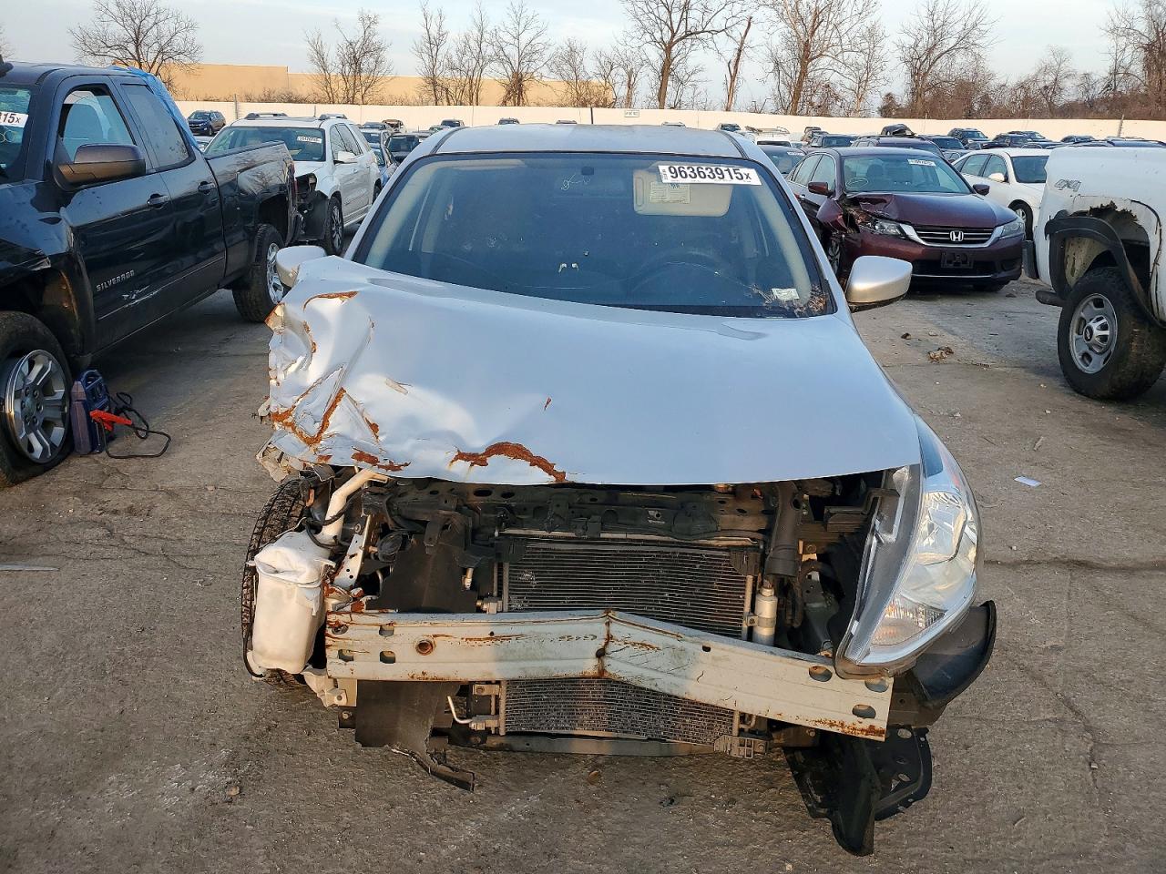 2019 NISSAN VERSA S photo 9