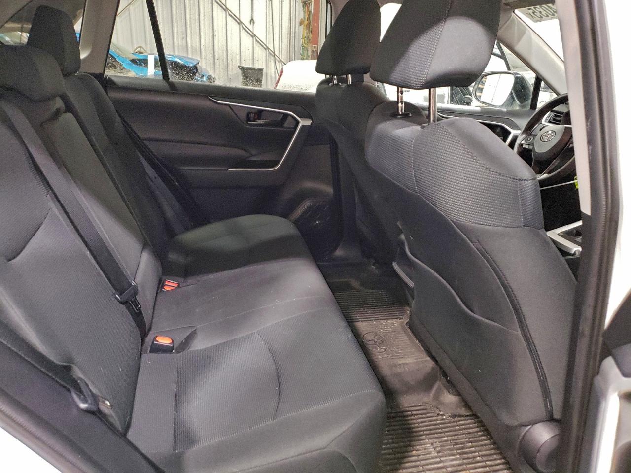 2021 TOYOTA RAV4 LE photo 21