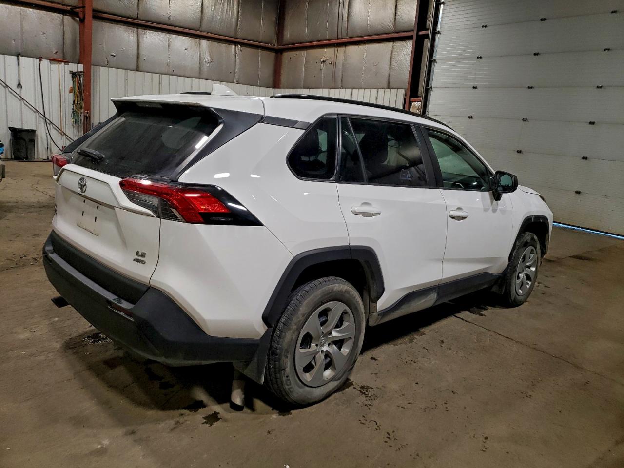 2021 TOYOTA RAV4 LE photo 5