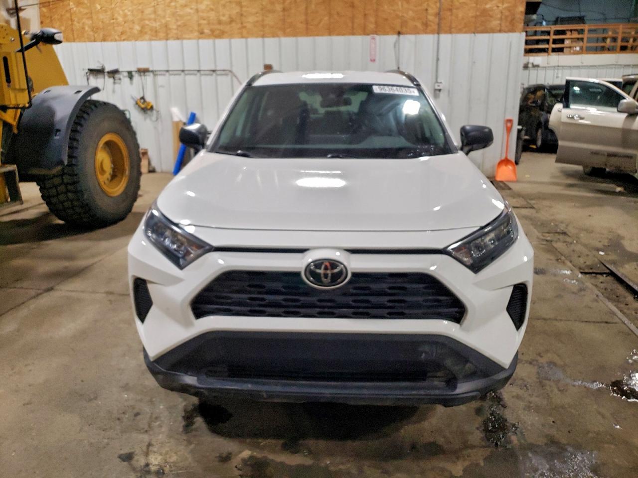 2021 TOYOTA RAV4 LE photo 9