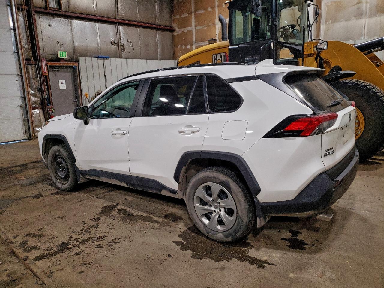2021 TOYOTA RAV4 LE photo 3