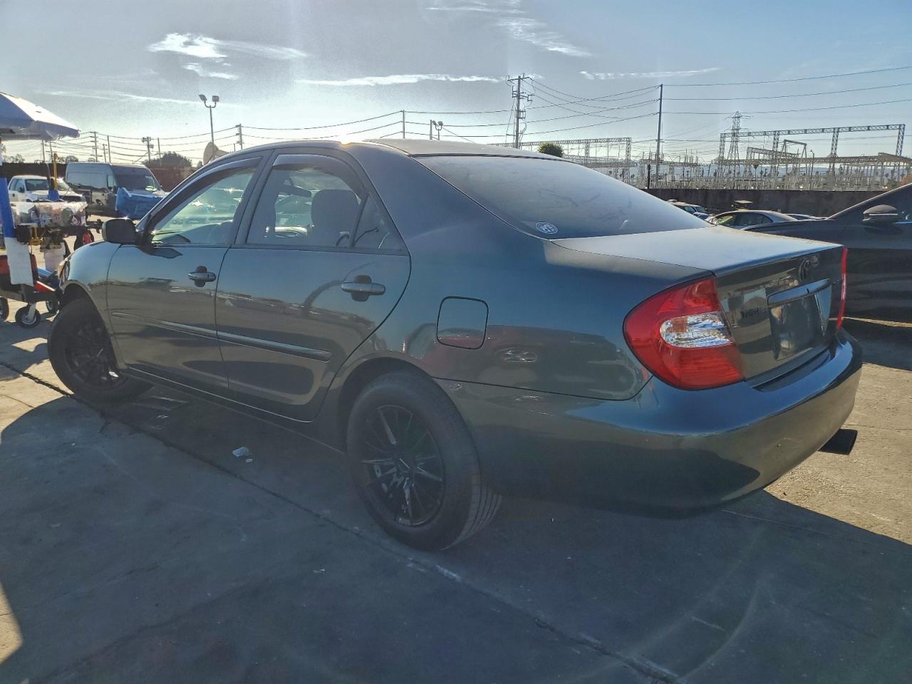 2003 TOYOTA CAMRY LE photo 3
