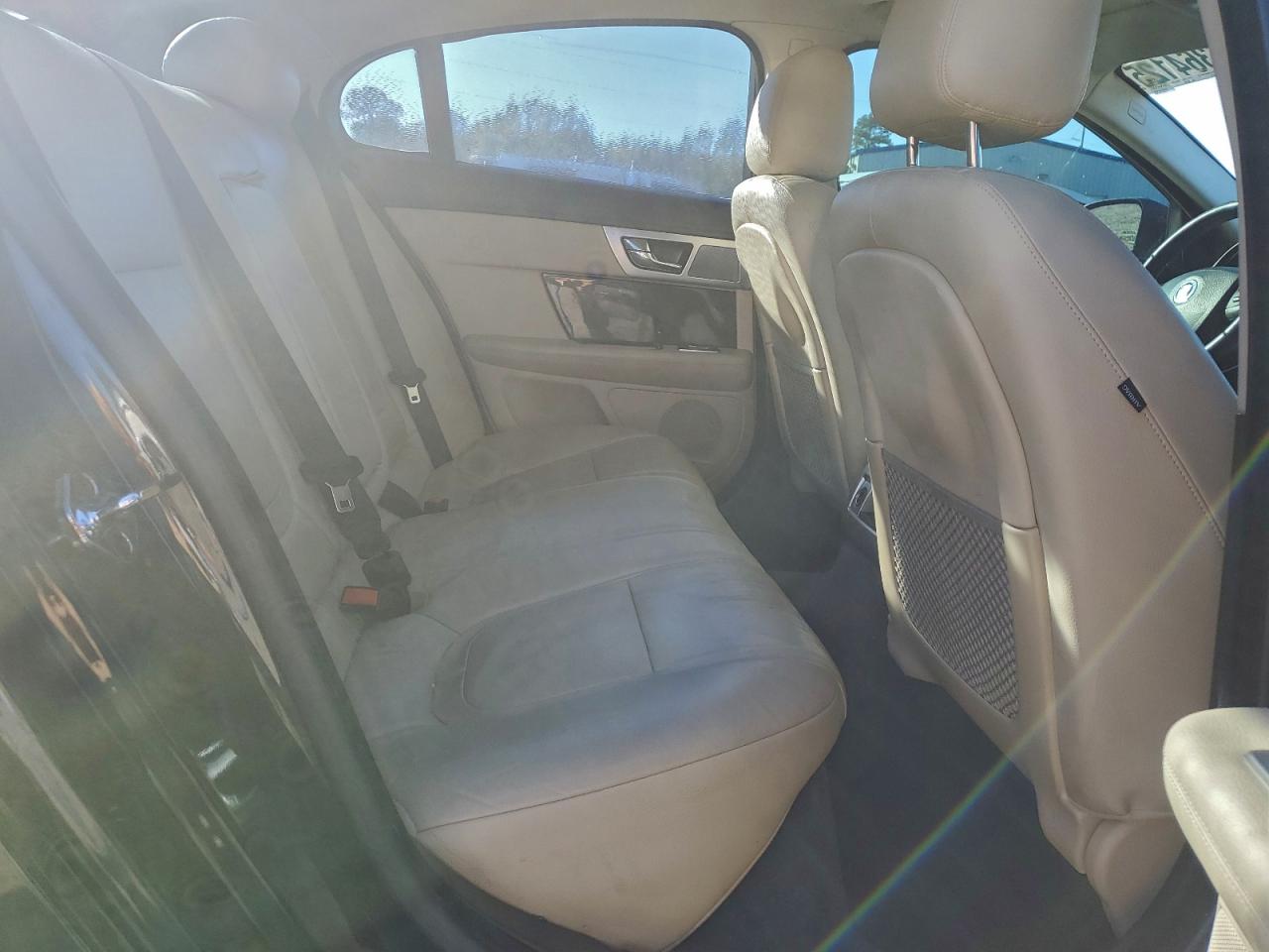 2013 JAGUAR XF photo 19