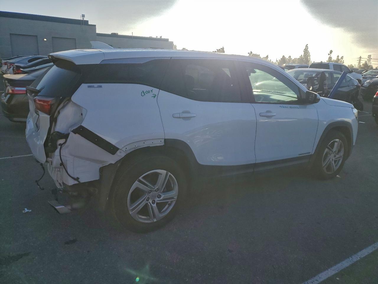 2018 GMC TERRAIN SLE photo 3